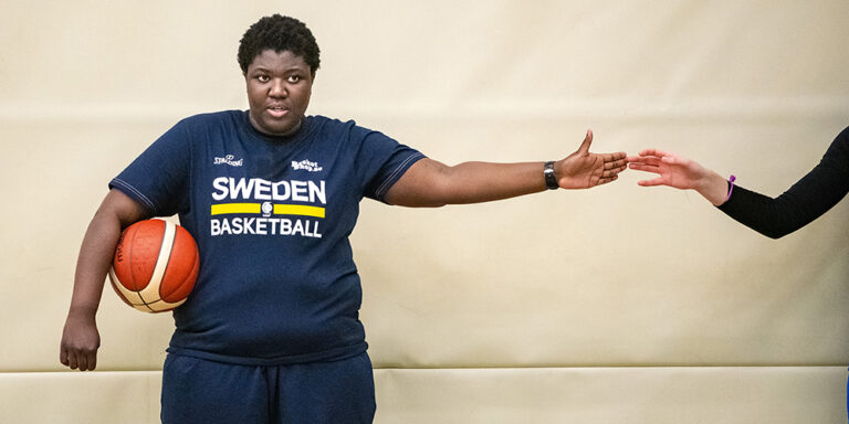 Digital föreläsning med bland andra Caroline Muzito-Bagenda – assisterande baskettränare på elitnivå för herrar.