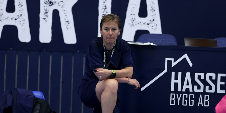 Åsa Karlsson, förbundskapten för damlandslaget i innebandy, lever sin dröm.