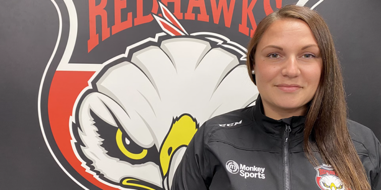 Hon skapar en inkluderande hockeymiljö med fokus på att bygga framtidens ledare