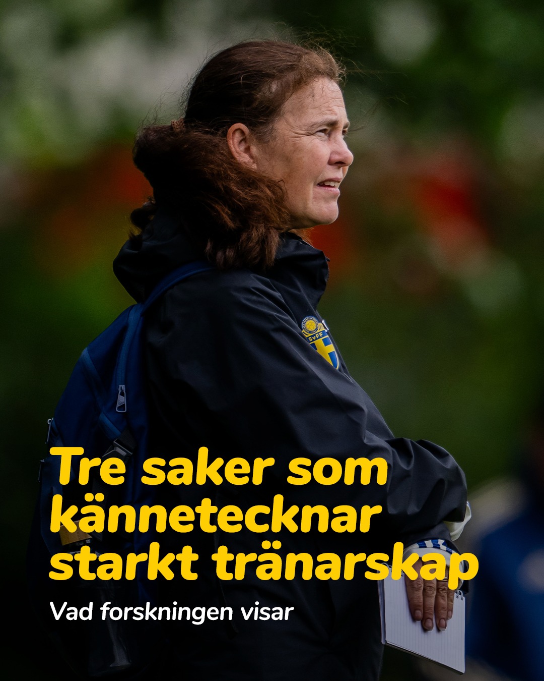 Forskning om elittränare lyfter ofta tre saker.

Tydlig kommunikation
Individuell utveckling
Förmågan att bygga tillit

Ledarskap i idrott handlar lika mycket om människor som prestation.

Källa: International Council for Coaching Excellence Global Coaching Framework 2025.
